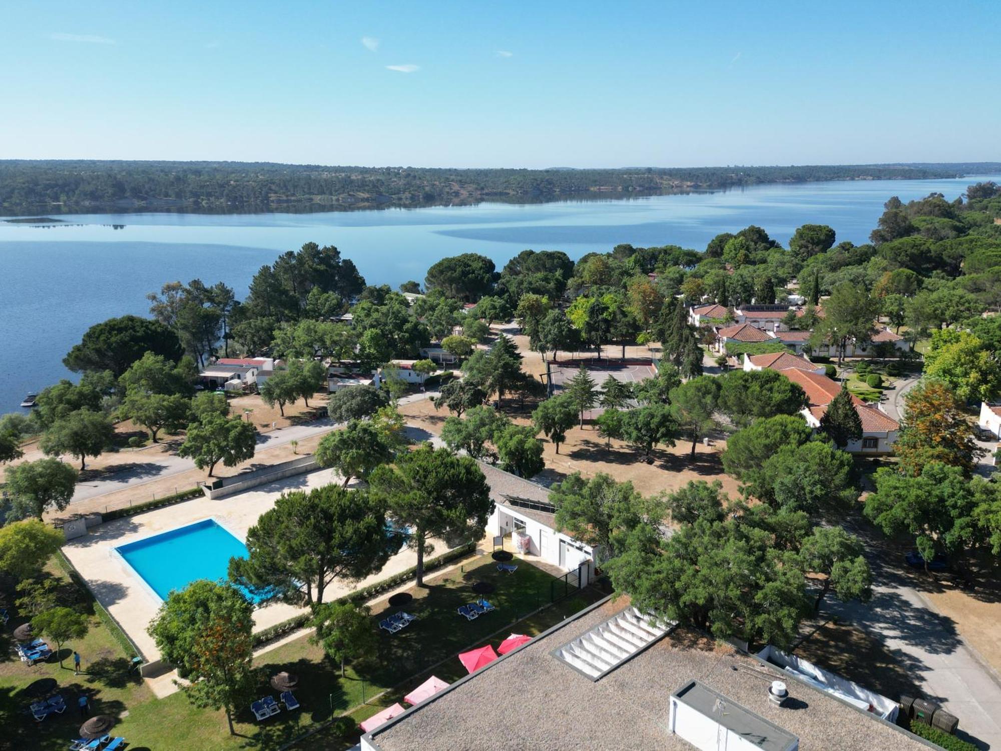 Готель Parque De Campismo Orbitur Монтаржил Екстер'єр фото